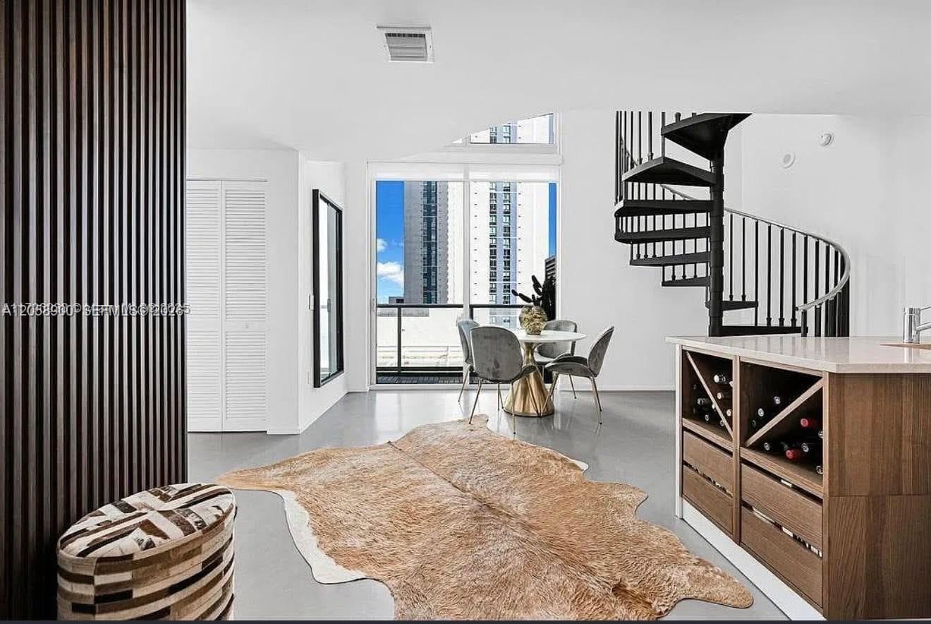 300 S Biscayne Blvd # L-1232, Miami, FL 33131 photo 4