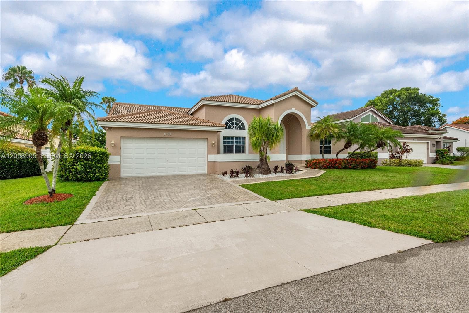 945 NW 202nd Ave, Pembroke Pines, FL 33029 photo 3