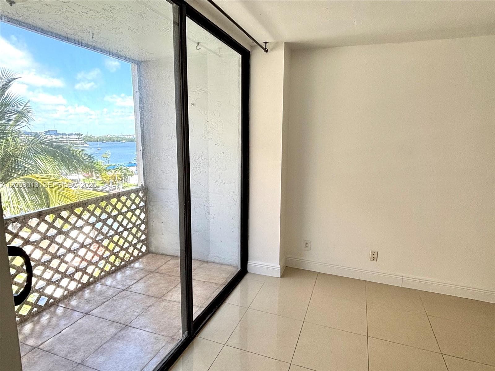 2935 NE 163rd St # 5P, North Miami Beach, FL 33160 photo 4