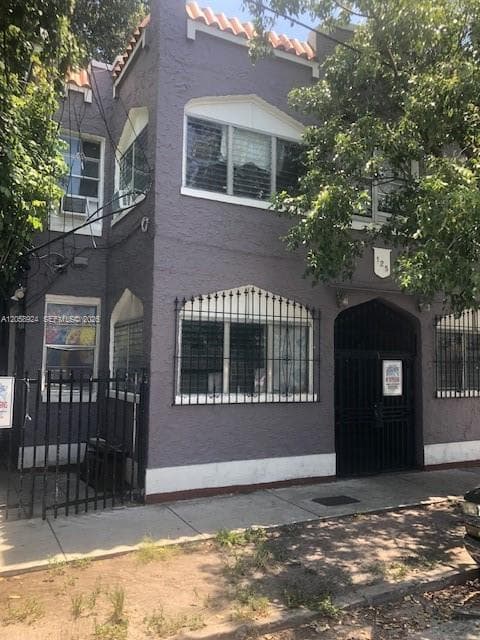 125 NW 7th Ave # 1, Miami, FL 33128