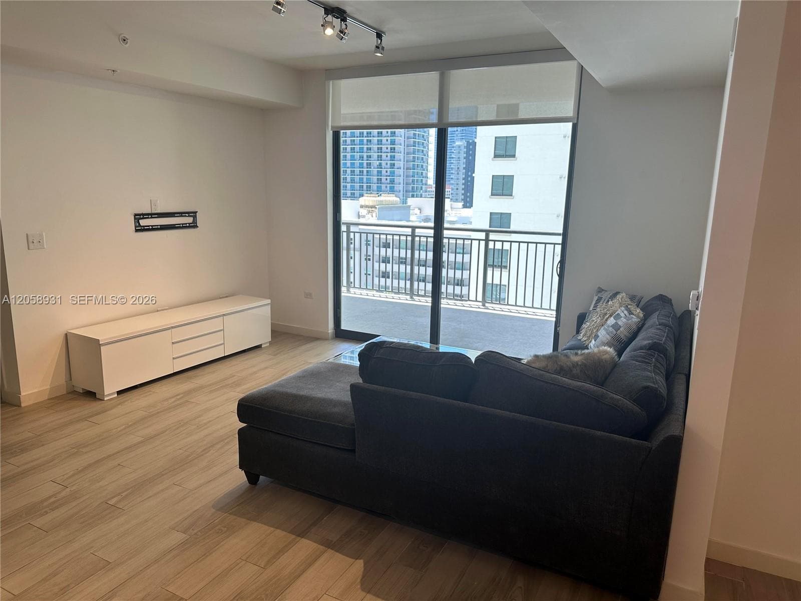 999 SW 1st Ave # 1716, Miami, FL 33130 photo 4