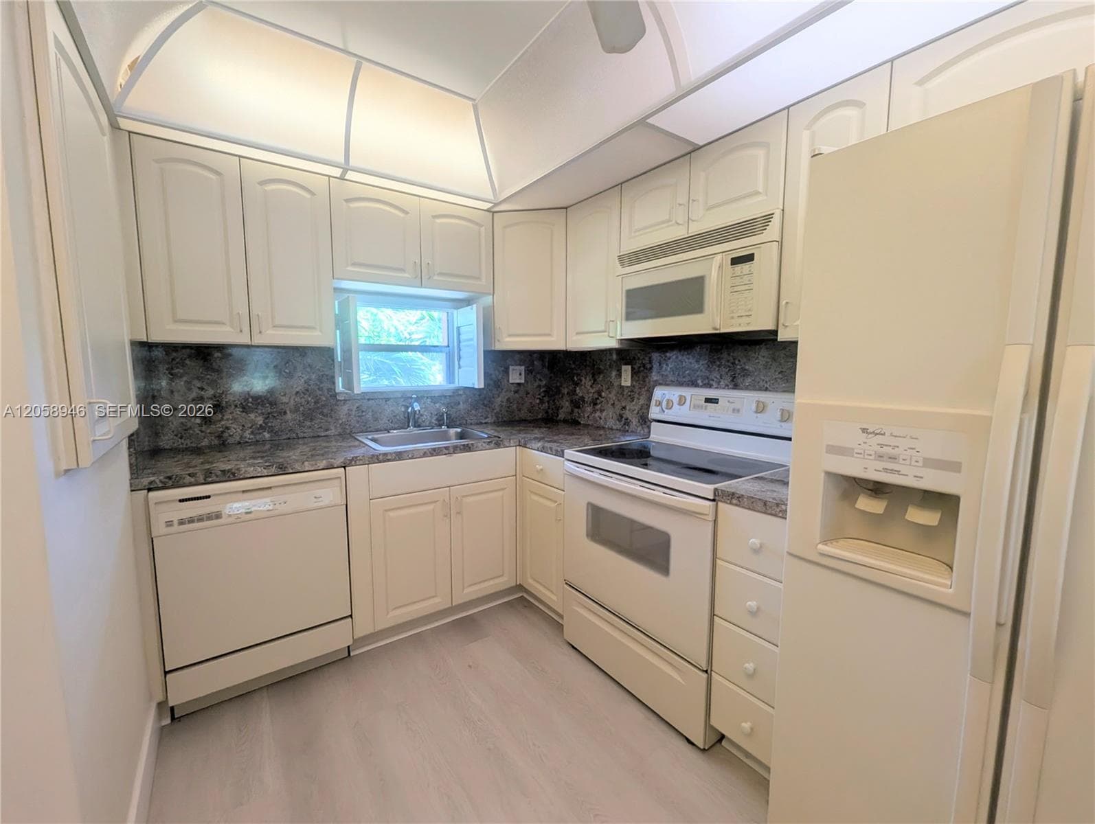 820 S Hollybrook Dr # 303, Pembroke Pines, FL 33025 photo 5