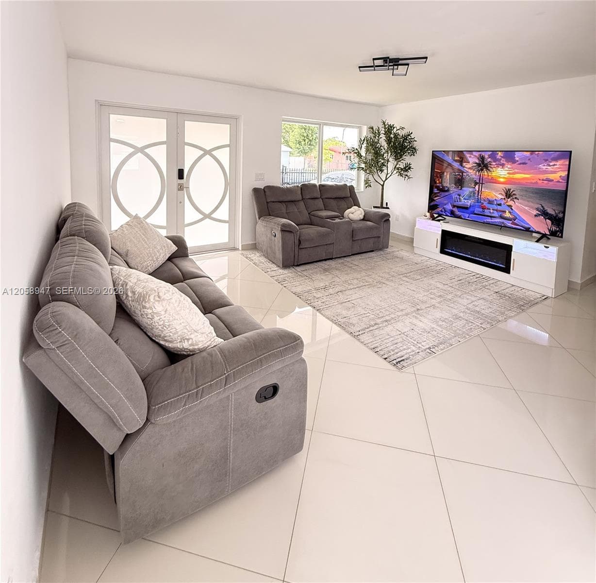20130 SW 106th Ave, Cutler Bay, FL 33189 photo 2