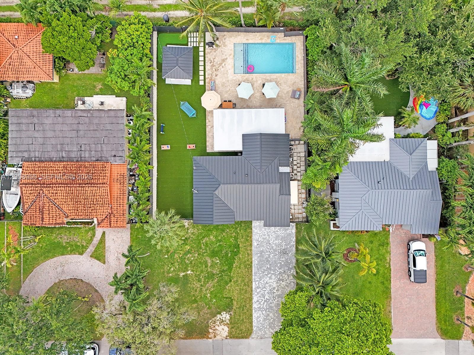 430 Forrest Dr, Miami Springs, FL 33166 photo 2