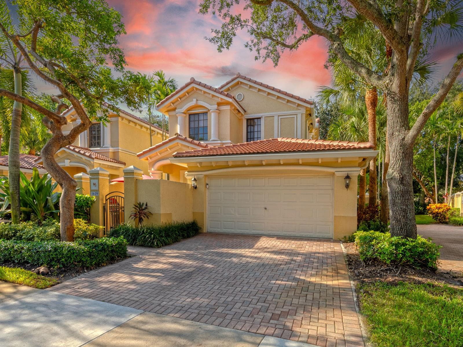 1639 PASSION VINE Circle # 16-4, Weston, FL 33326