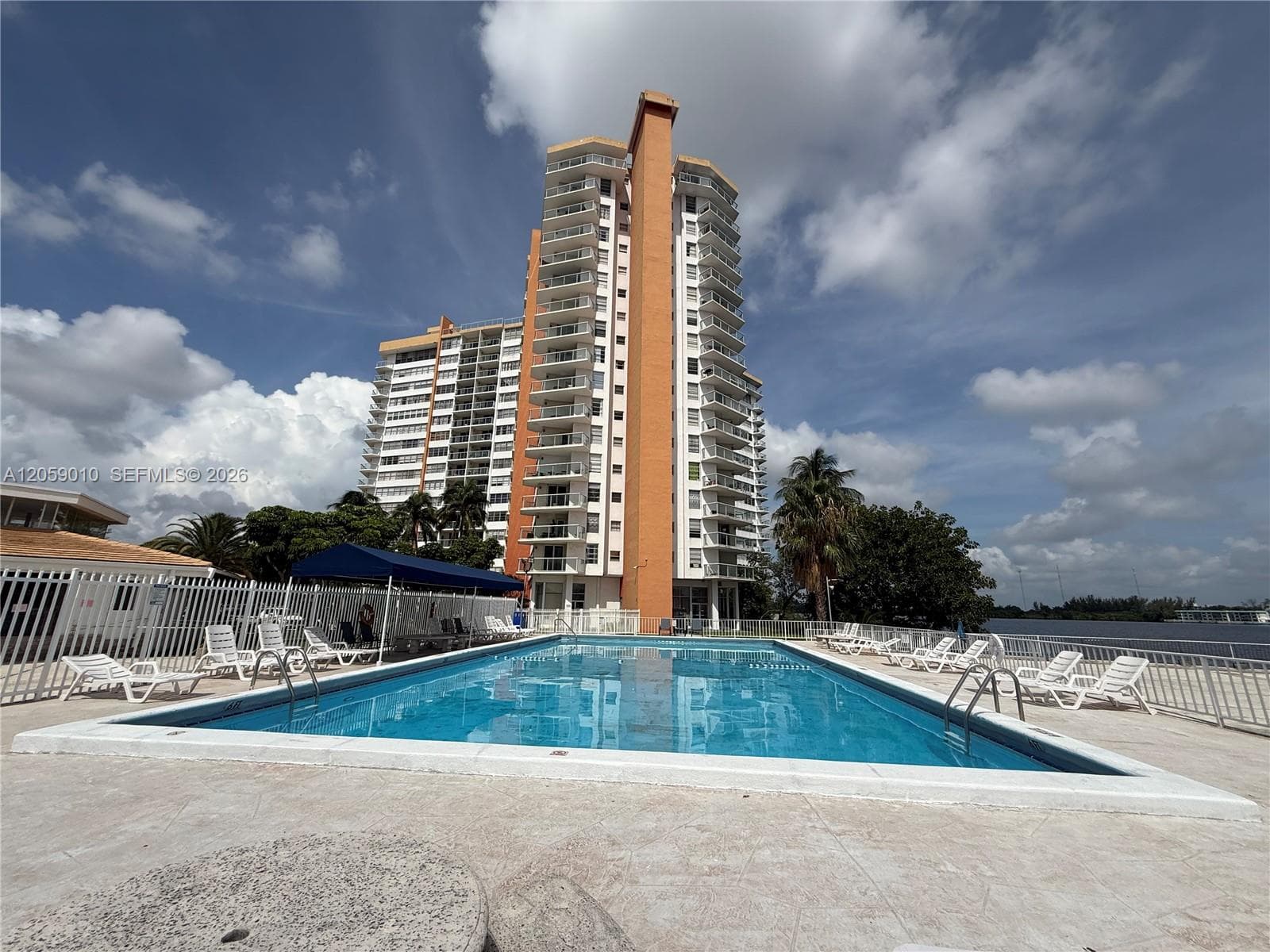 1351 NE Miami Gardens Dr # 1215E, Miami, FL 33179 photo 3