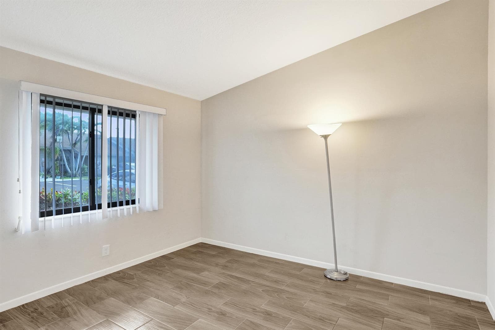 3066 S Oakland Forest Drive # 902, Oakland Park, FL 33309 photo 4