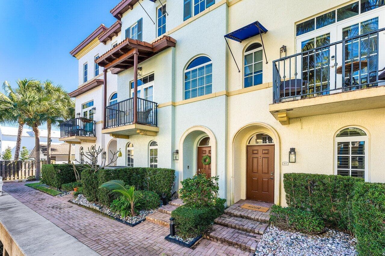 813 Estancia Way, Boynton Beach, FL 33435 photo 2