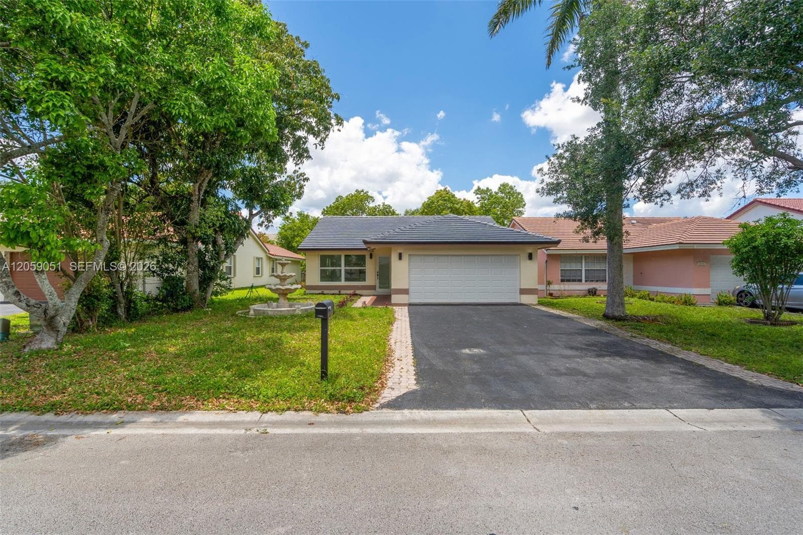 2828 NW 95th Ave, Coral Springs, FL 33065 photo 2