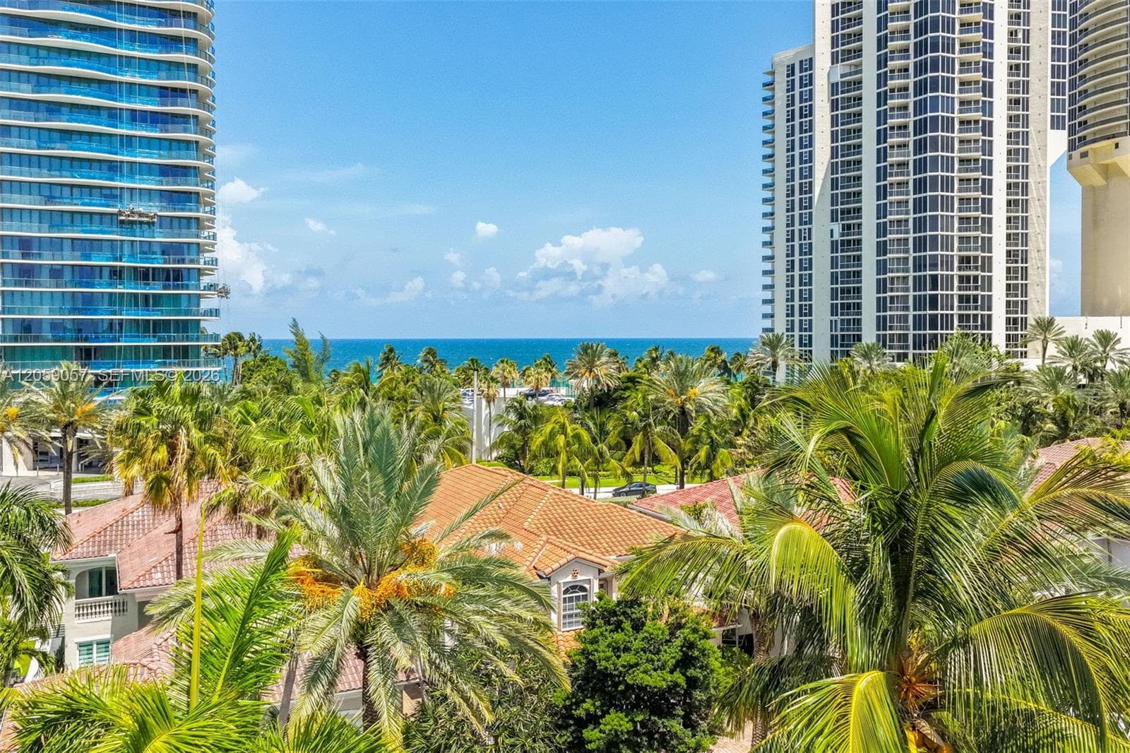 4027 194th Trl, Sunny Isles Beach, FL 33160+Den photo 4