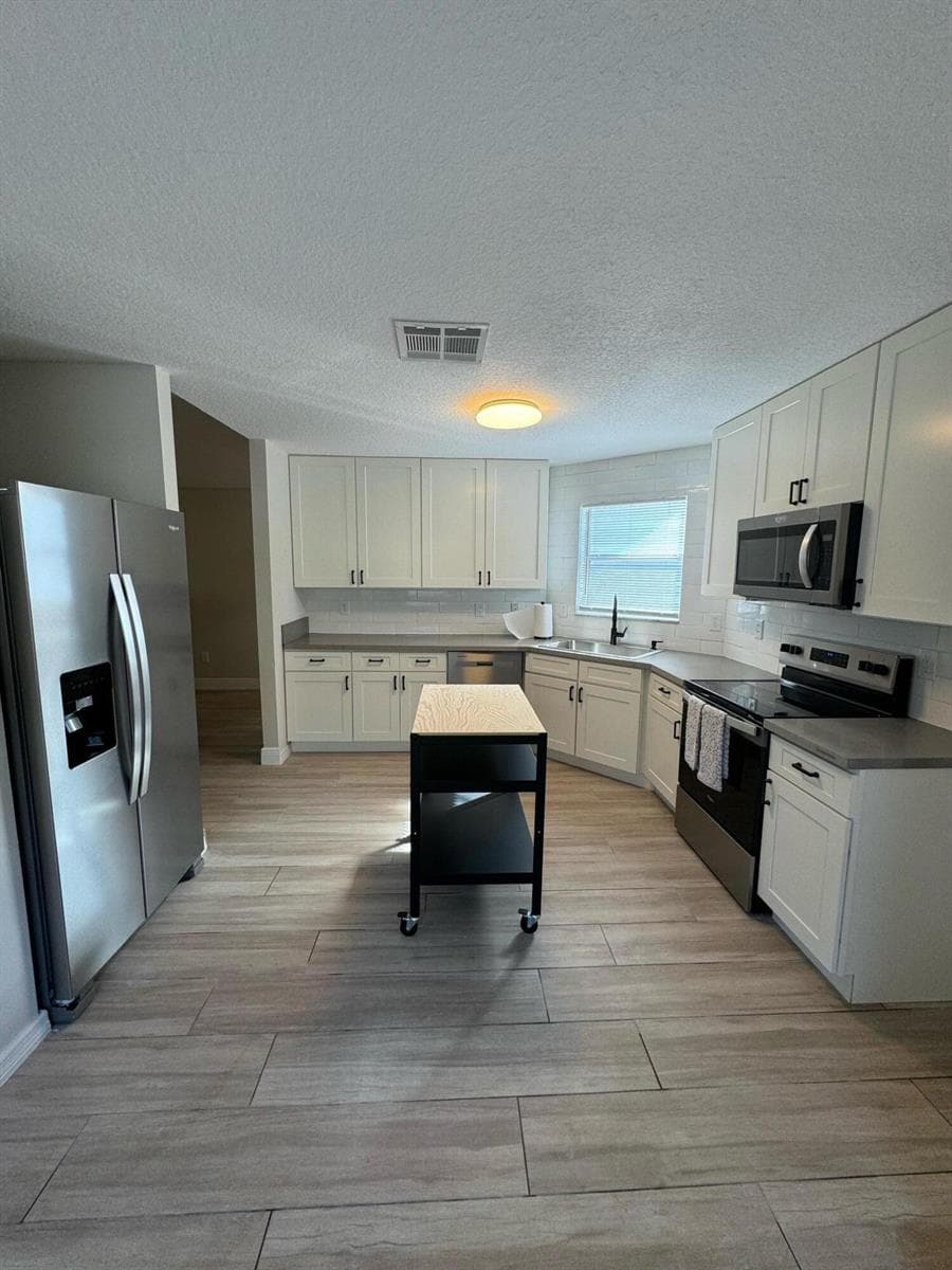 4020 E LOUISIANA Avenue, Tampa, FL 33610