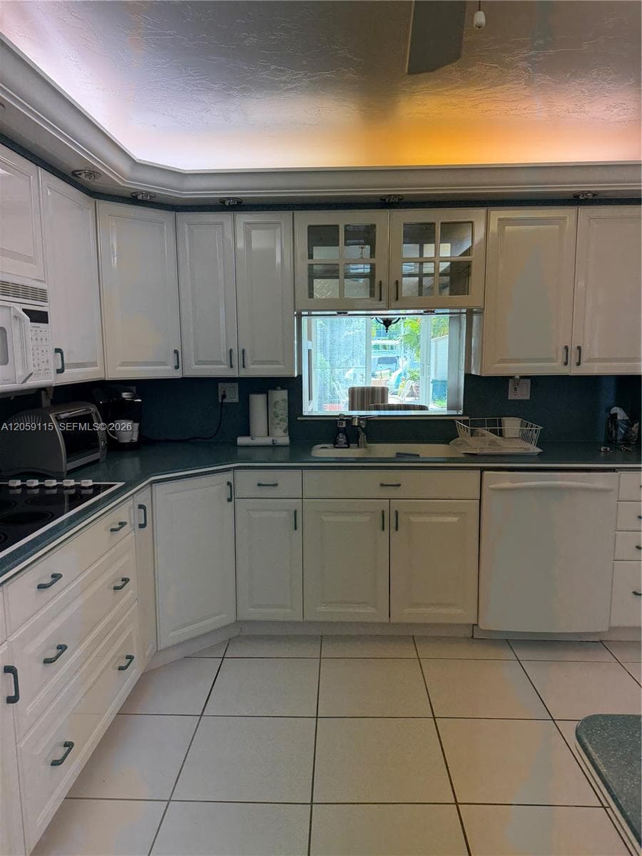 612 NE 25th Ave # 51, Hallandale Beach, FL 33009 photo 4