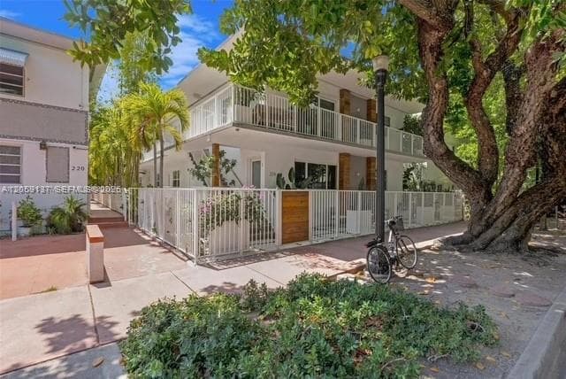 224 Meridian Ave # 9, Miami Beach, FL 33139