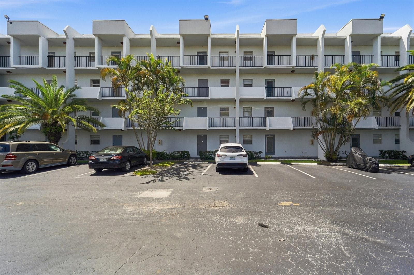 3000 E SUNRISE LAKES Drive E # 223, Sunrise, FL 33322 photo 3