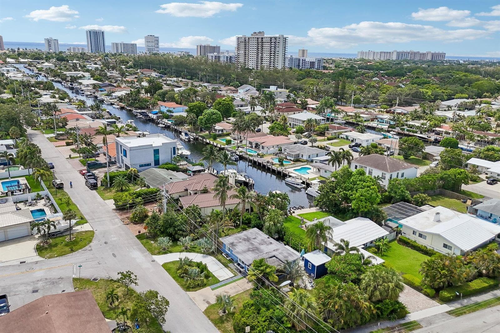 2304 SE 13TH Court, Pompano Beach, FL 33062 photo 2