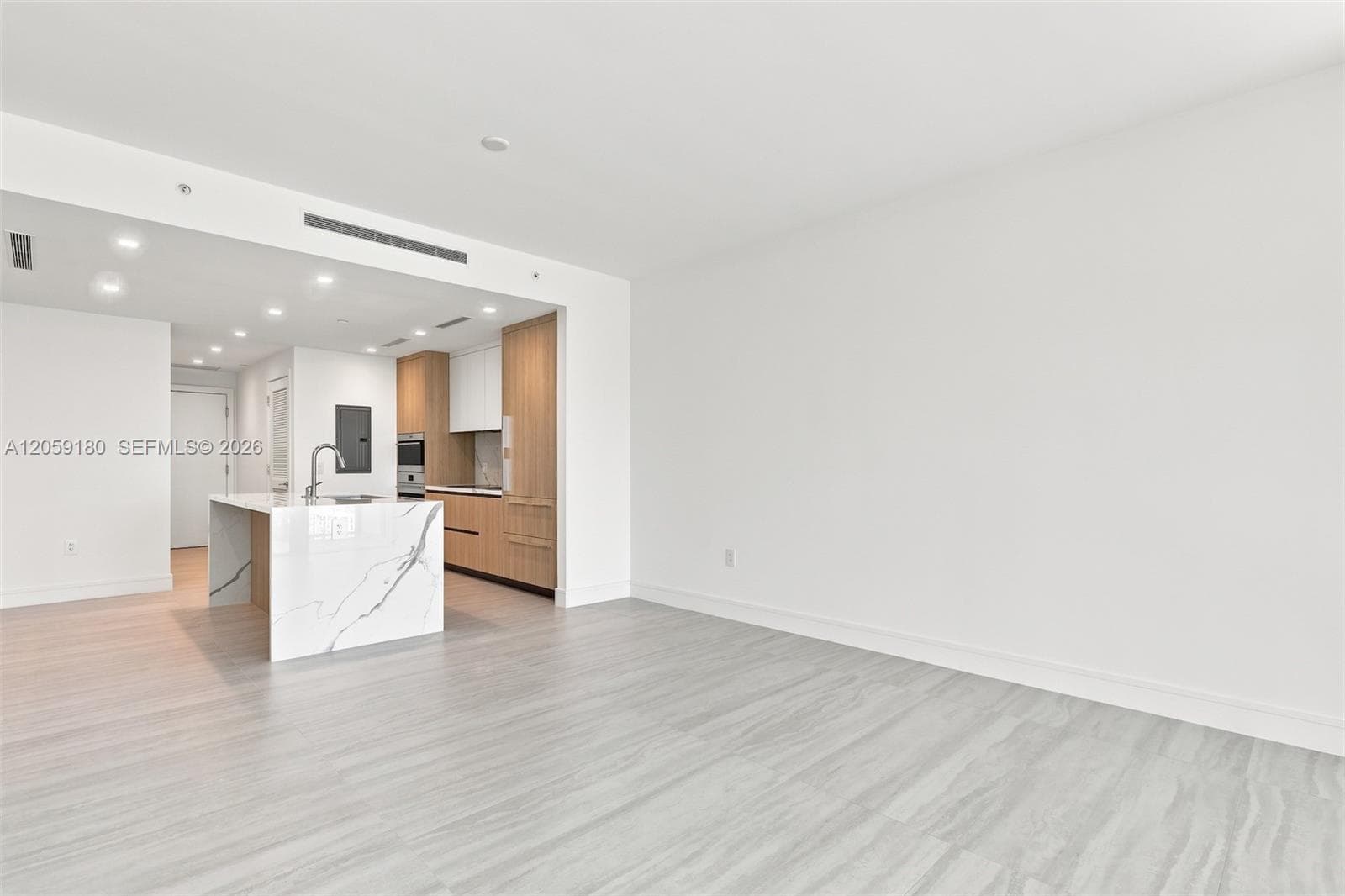 2411 Laguna Circle # 1107, North Miami, FL 33181 photo 2