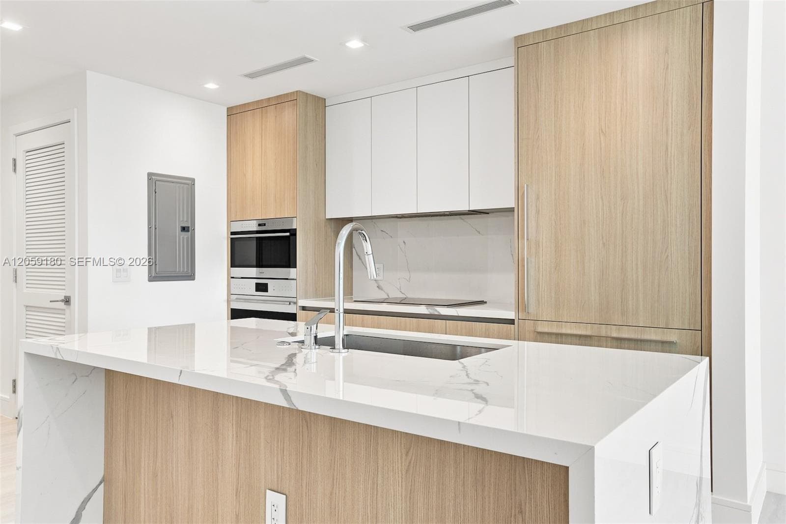 2411 Laguna Circle # 1107, North Miami, FL 33181 photo 5