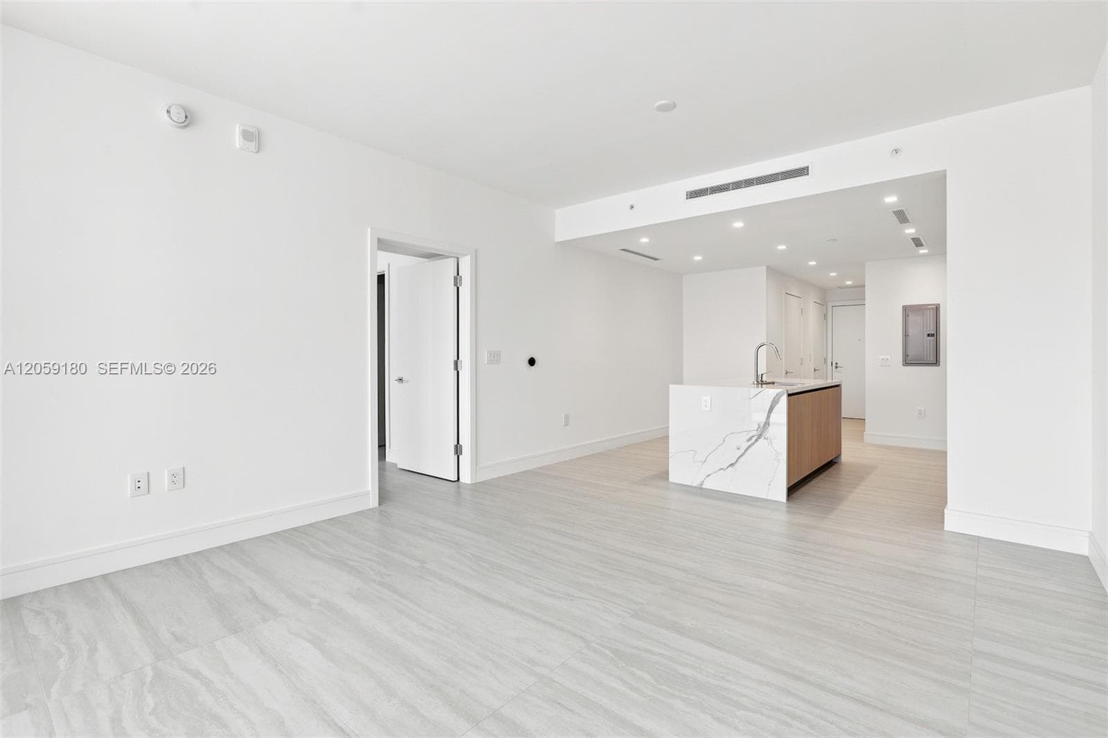 2411 Laguna Circle # 1107, North Miami, FL 33181 photo 4
