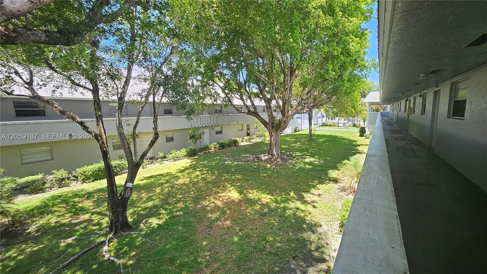 17255 SW 95th Ave # 211, Palmetto Bay, FL 33157 photo 2