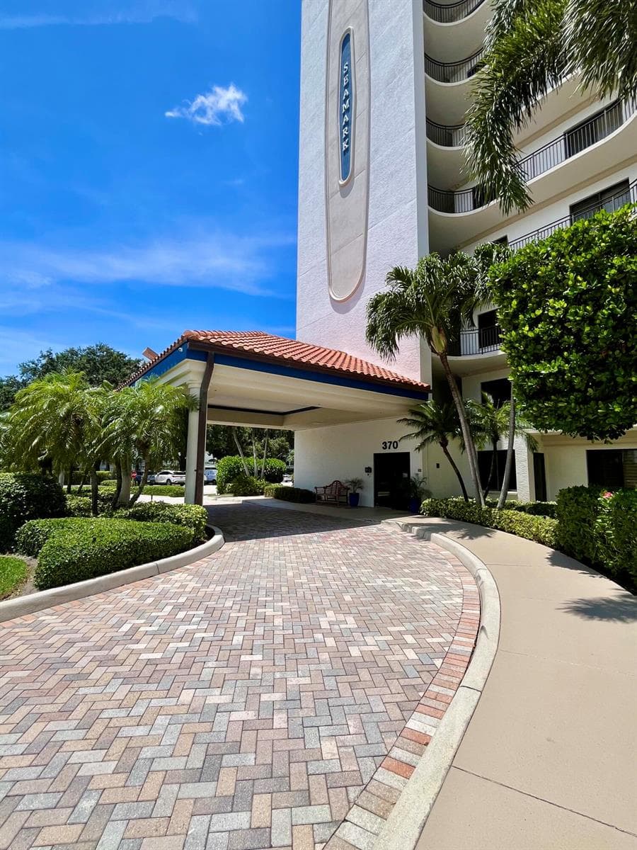 370 GOLFVIEW Road # 302, North Palm Beach, FL 33408 photo 2