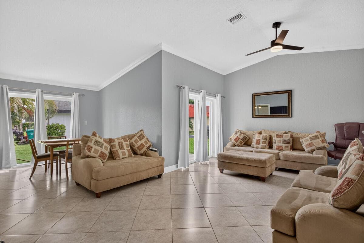 7516 NW 88th Terrace, Tamarac, FL 33321 photo 5