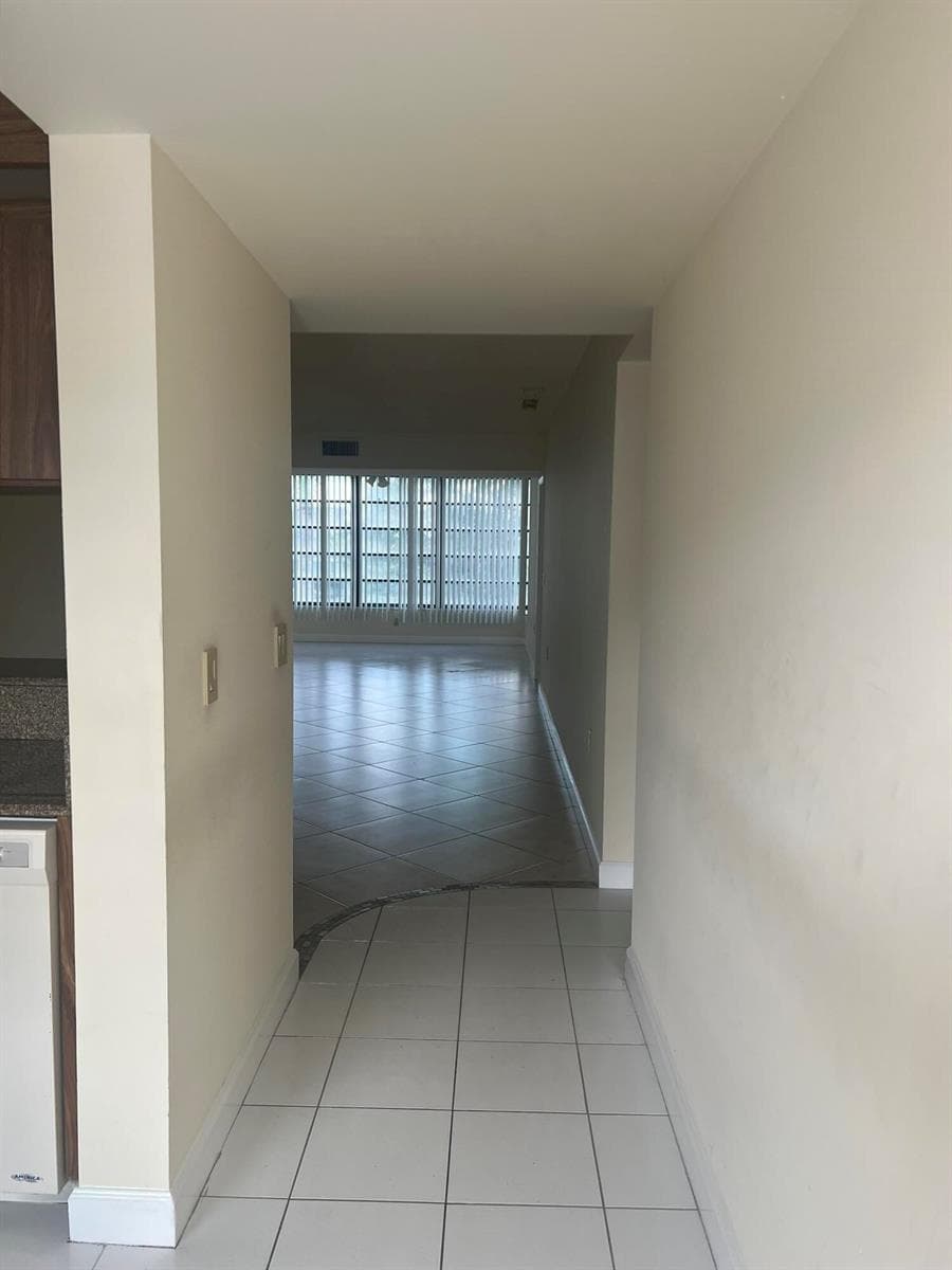 3640 WHITEHALL Drive # 206, West Palm Beach, FL 33401 photo 3
