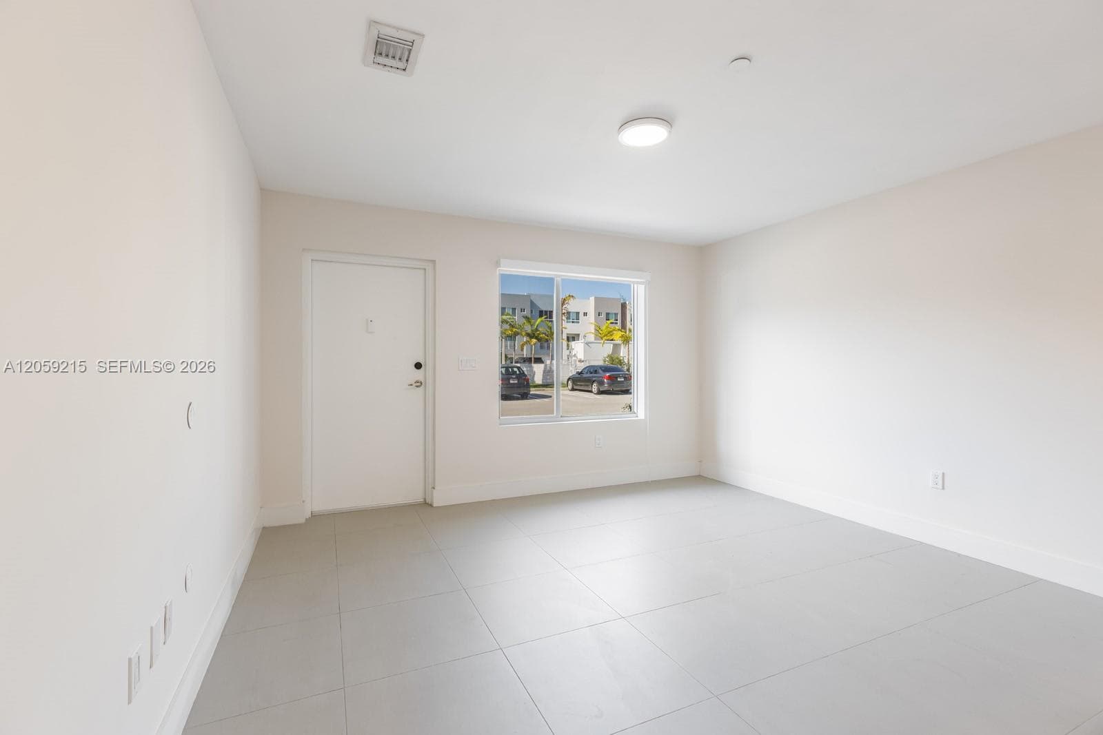 2505 NE 193rd St # 4108, Miami, FL 33180 photo 2