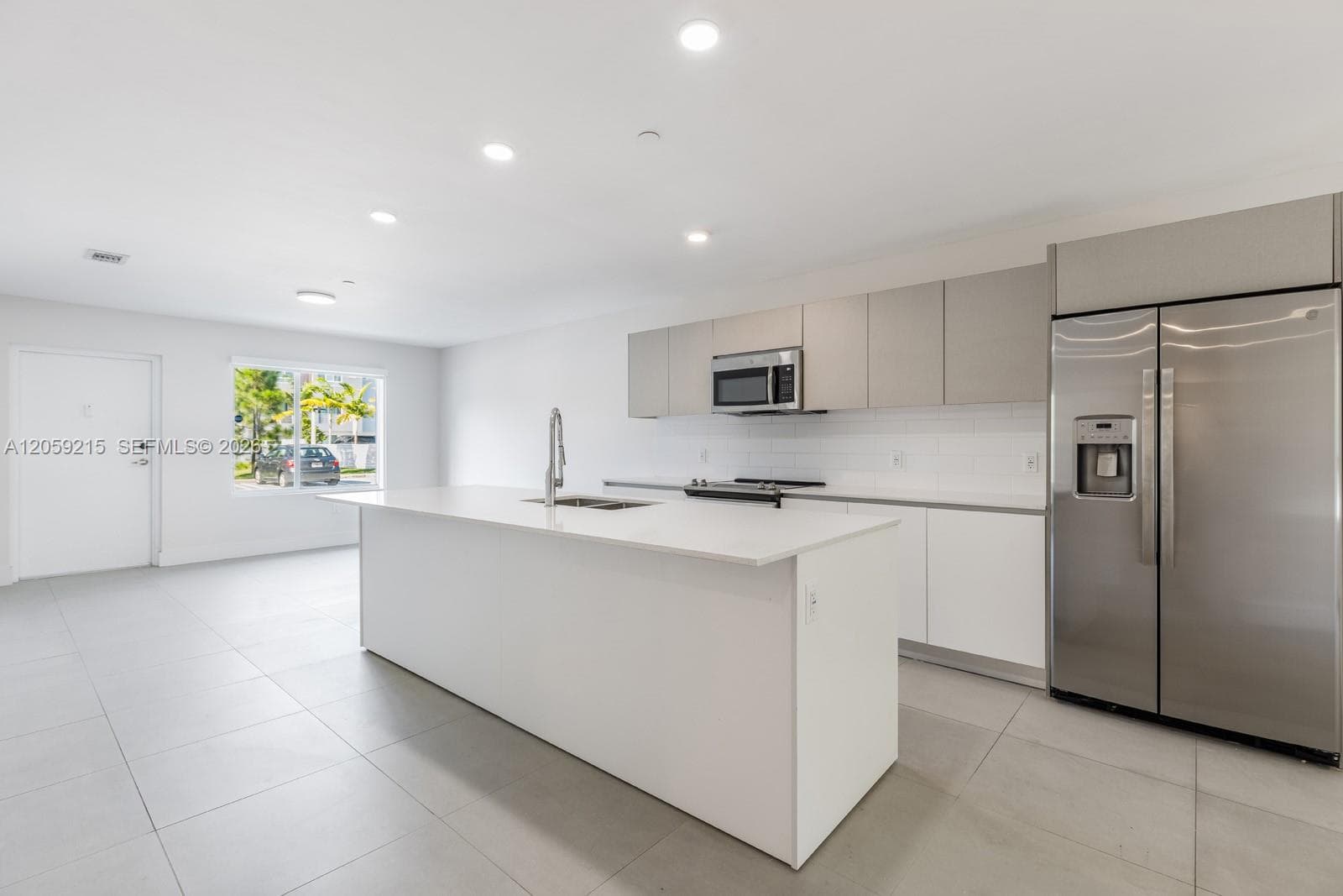 2505 NE 193rd St # 4108, Miami, FL 33180 photo 5