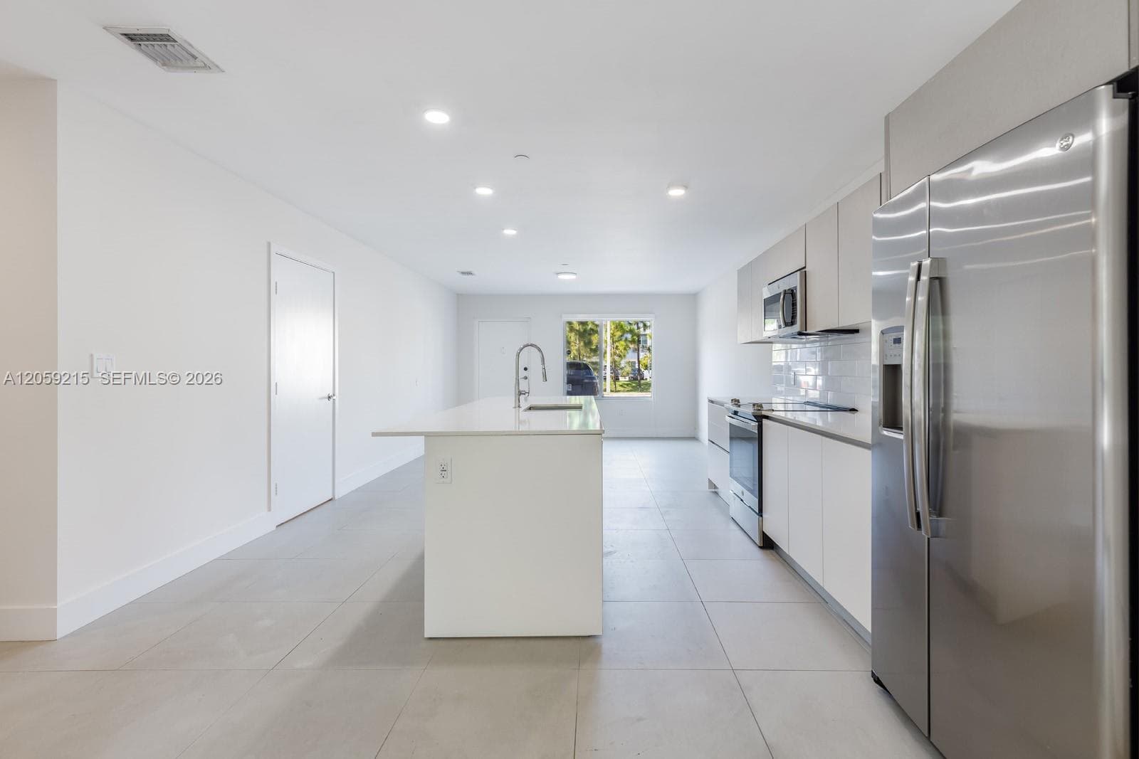2505 NE 193rd St # 4108, Miami, FL 33180 photo 4