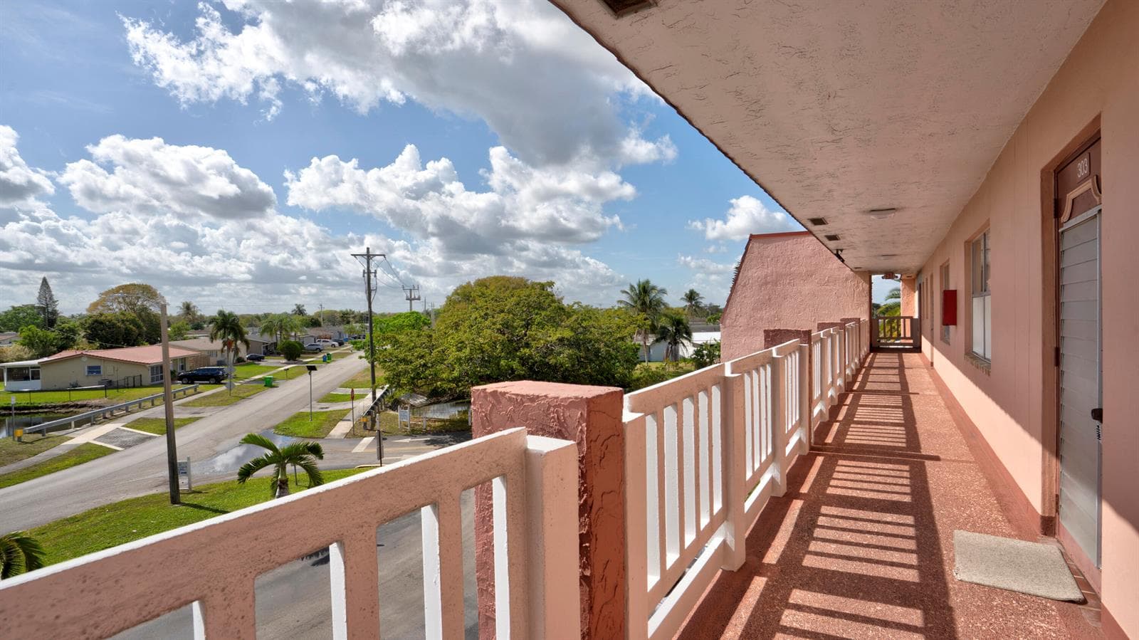 9400 SUNRISE LAKES Boulevard # 303, Sunrise, FL 33322 photo 2