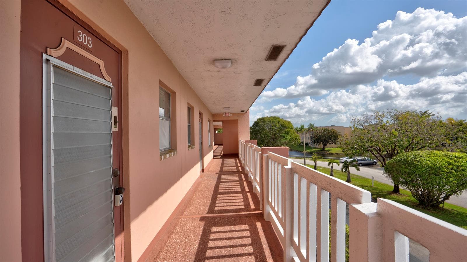 9400 SUNRISE LAKES Boulevard # 303, Sunrise, FL 33322