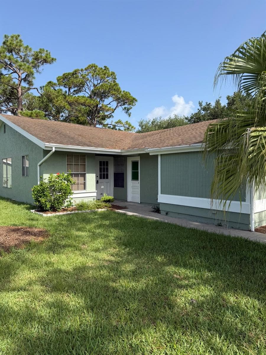 1720 SE Linpark Court, Port St. Lucie, FL 34952 photo 2