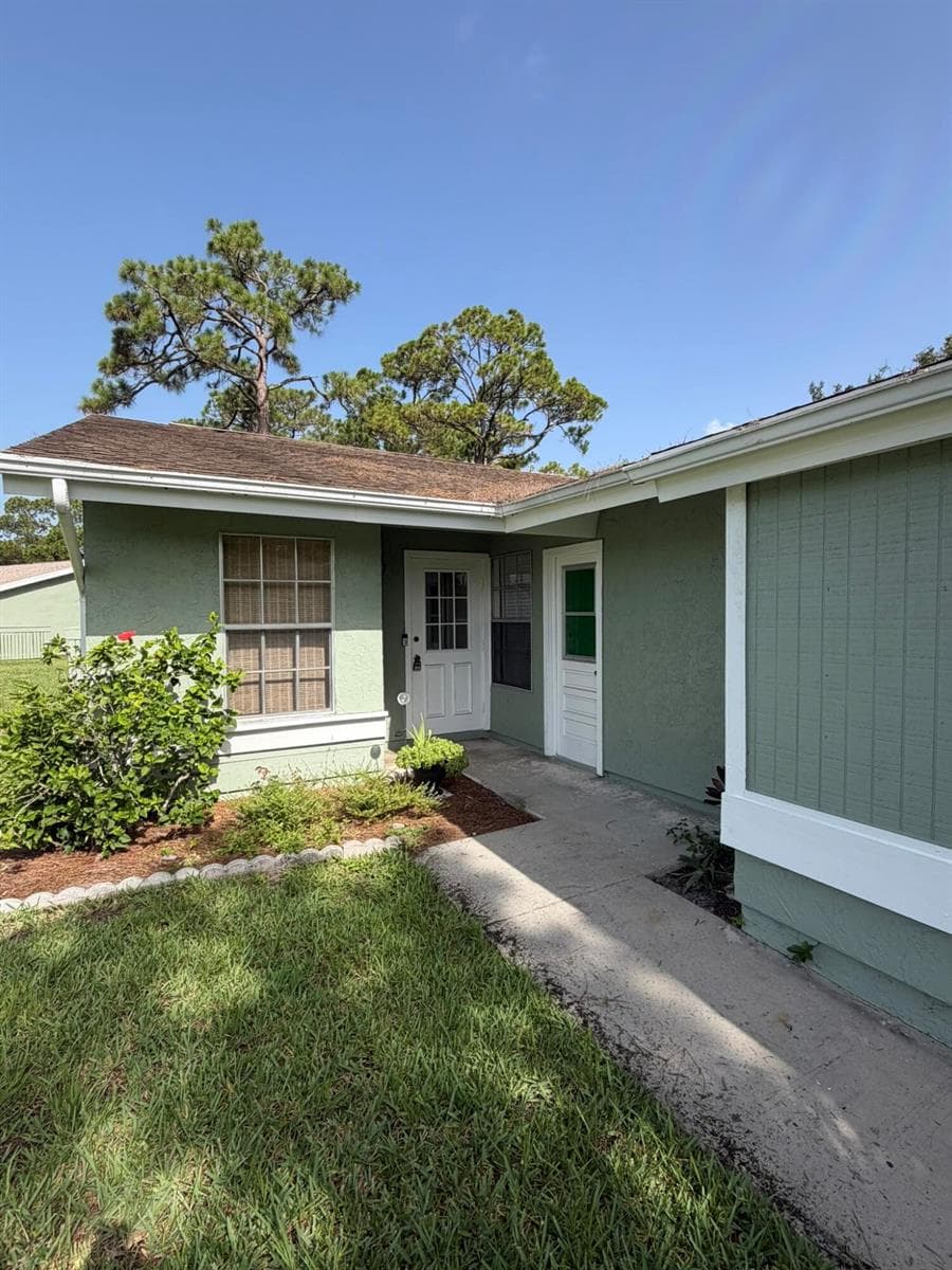1720 SE Linpark Court, Port St. Lucie, FL 34952 photo 3