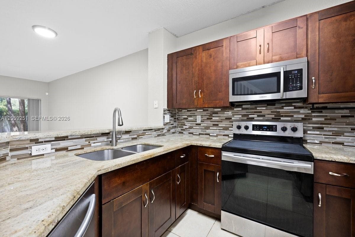 7929 Tuscany Dr, Tamarac, FL 33321 photo 4