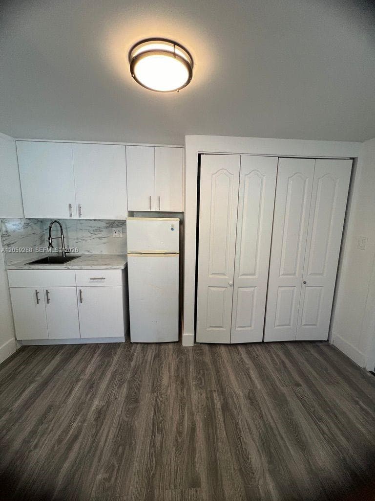 1999 NW 2nd St # 2, Miami, FL 33125 photo 4