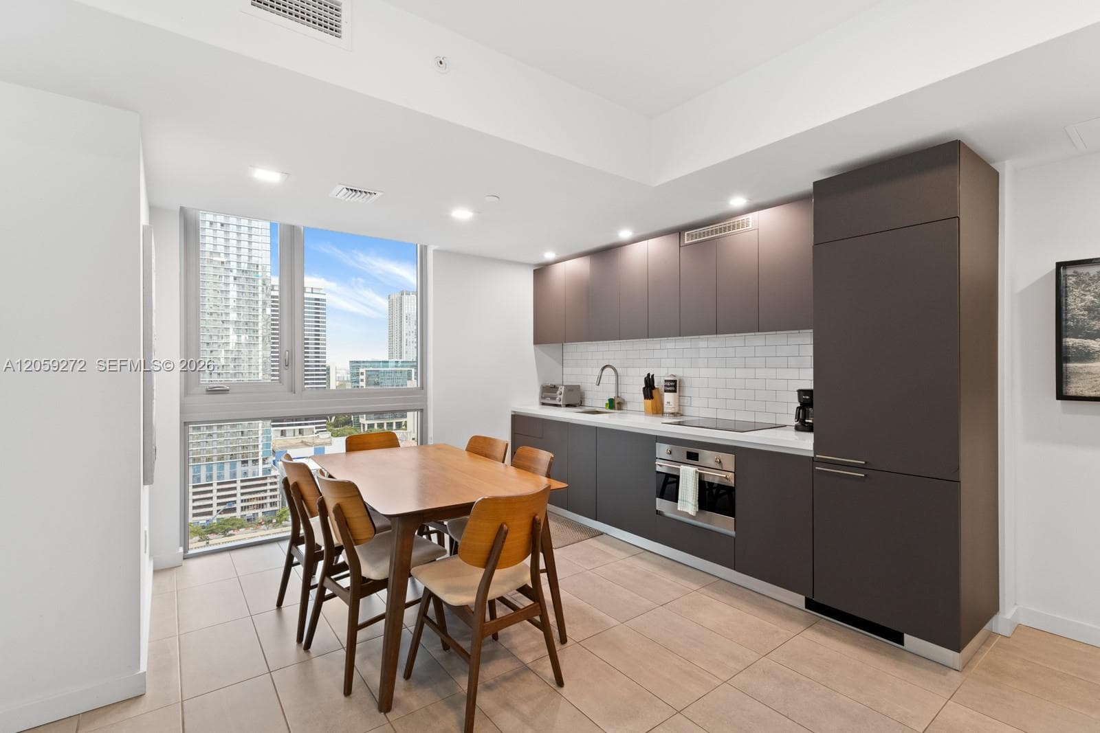 227 NE 2nd St # 2202, Miami, FL 33132 photo 3
