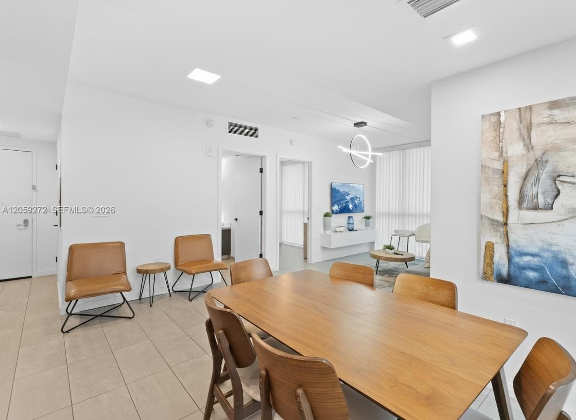 227 NE 2nd St # 2202, Miami, FL 33132 photo 5