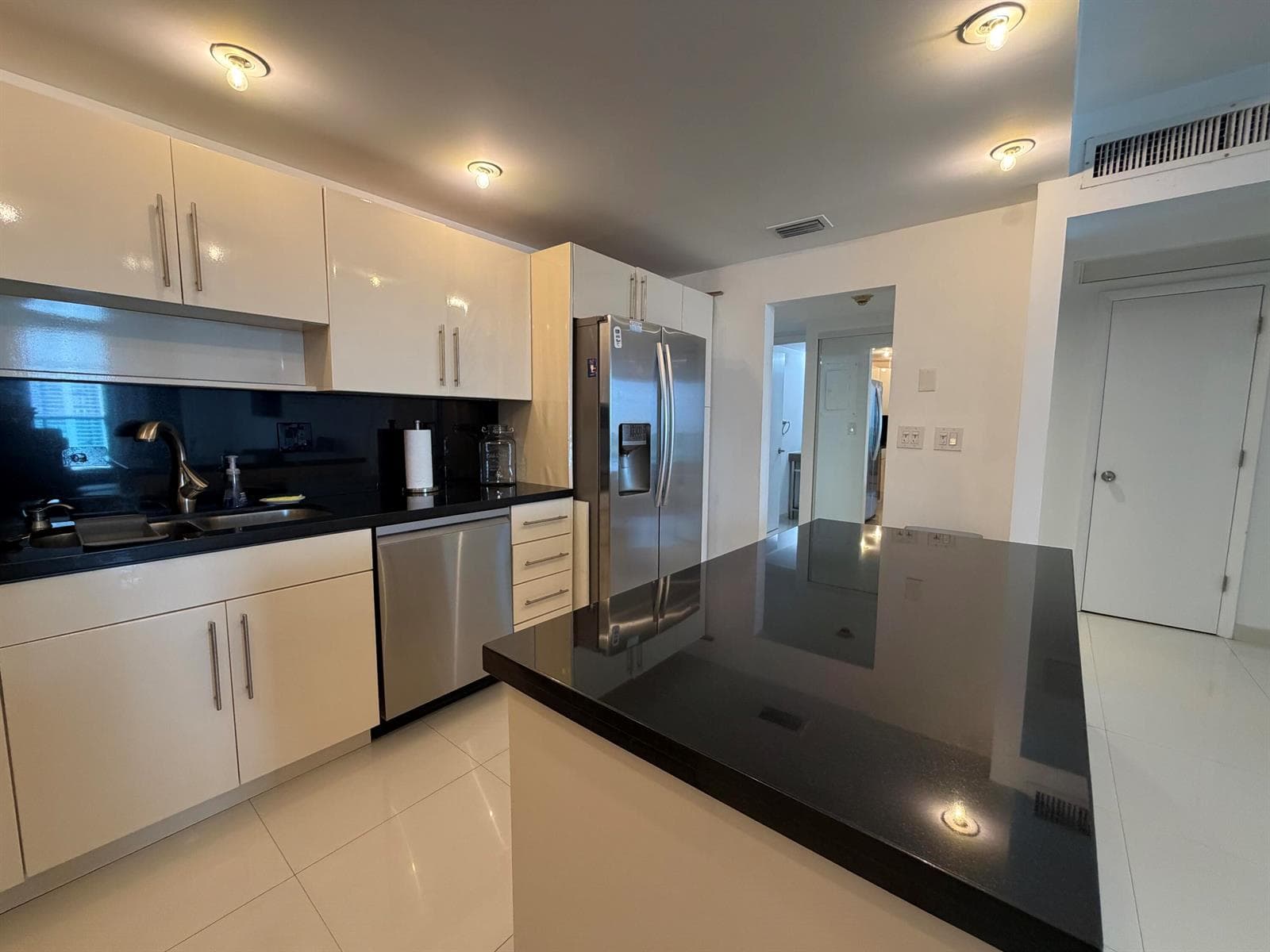 19390 COLLINS Avenue # 1603, Sunny Isles Beach, FL 33160 photo 3