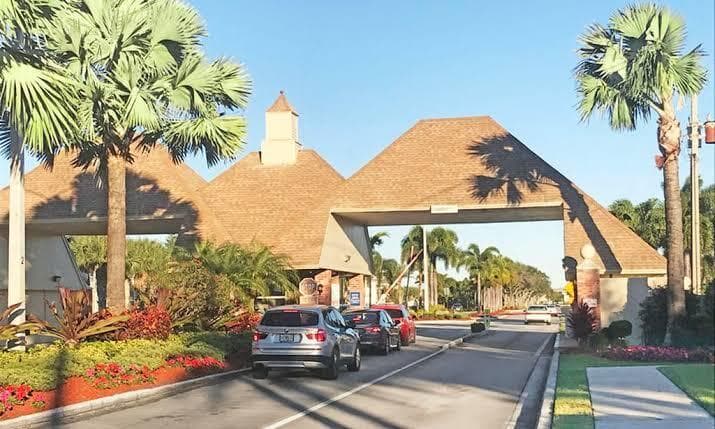 266 Brighton G, Boca Raton, FL 33434 photo 2