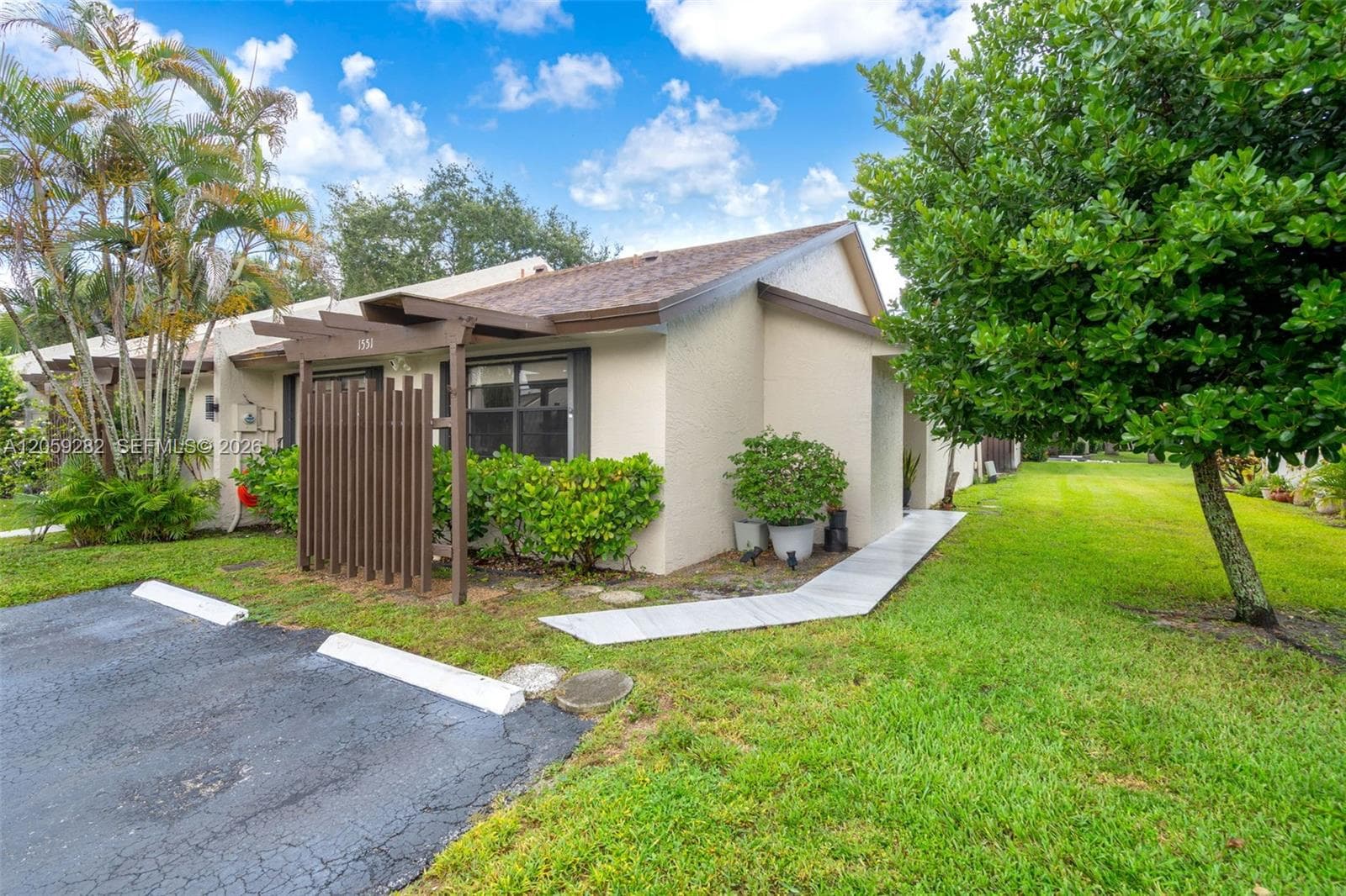 1551 NW 98th Way, Pembroke Pines, FL 33024 photo 2