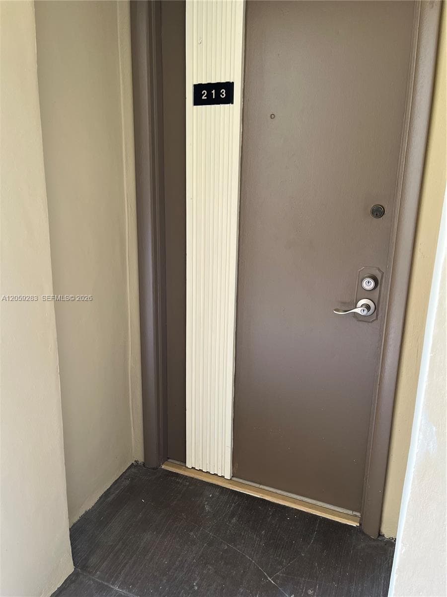 8625 NW 8th St # 213, Miami, FL 33126 photo 2
