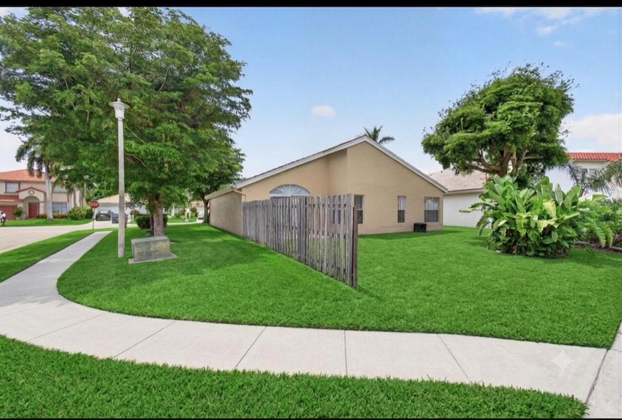 7116 CATALINA Way, Lake Worth, FL 33467 photo 2