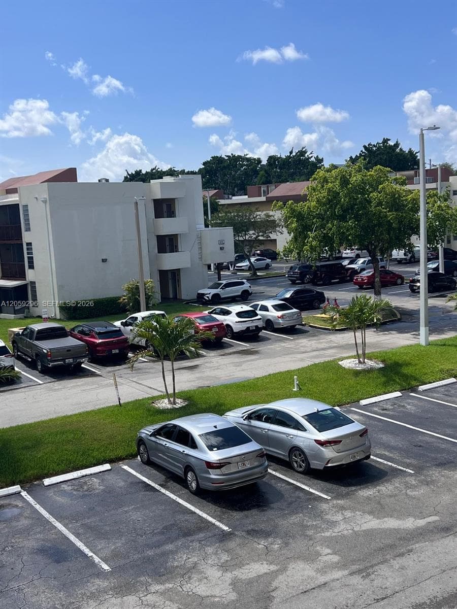 8870 Fontainebleau Blvd # 309, Miami, FL 33172 photo 3