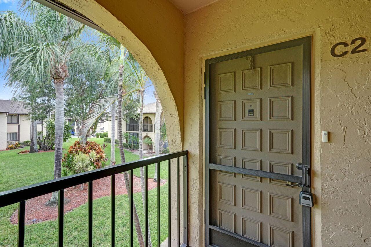 429 Pine Glen Lane # C-2, FL 33463 photo 3