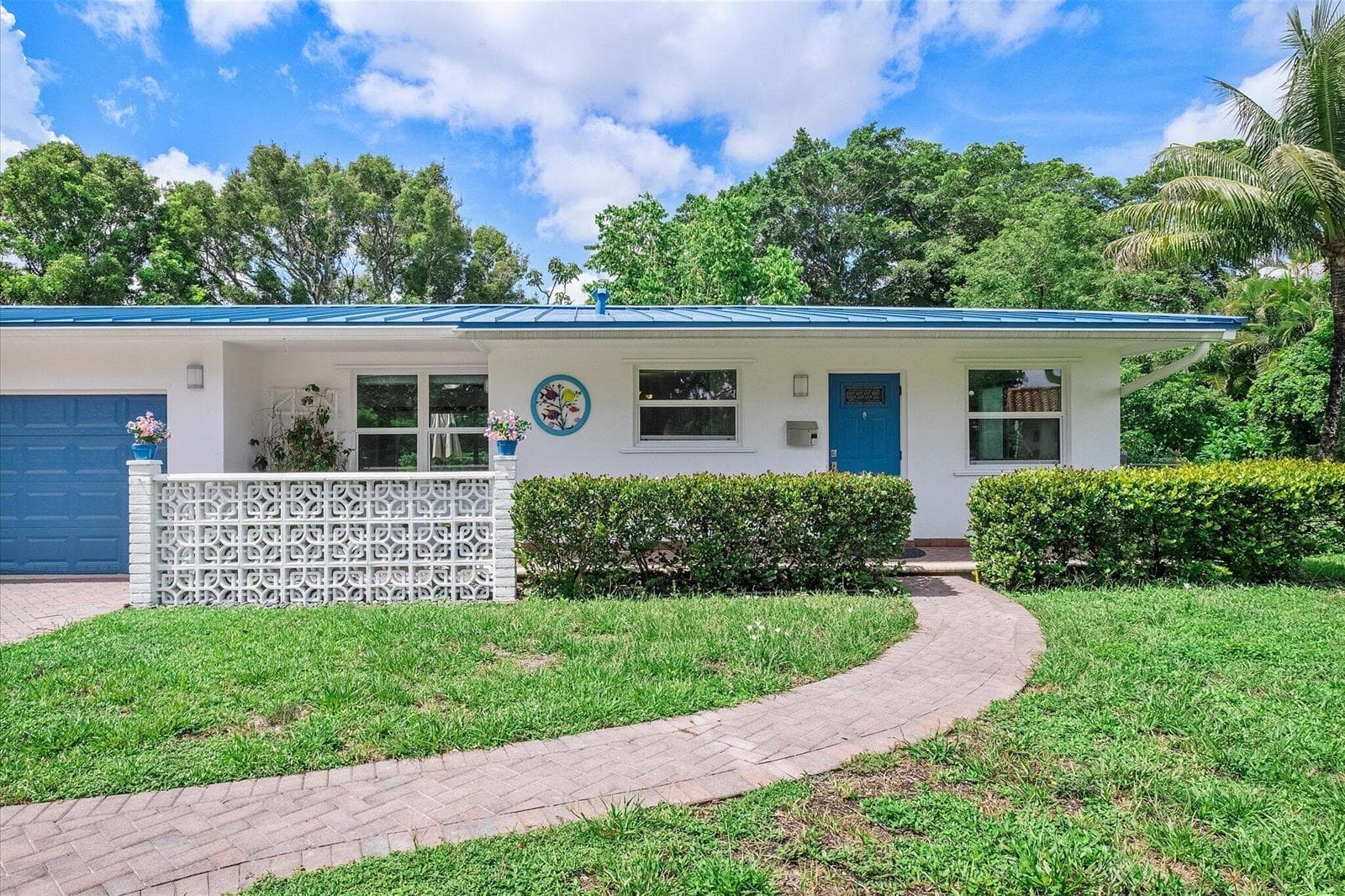 13988 Lake Lure Court, Miami Lakes, FL 33014 photo 2