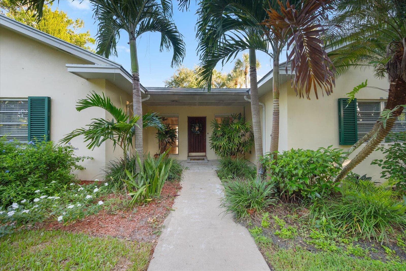 24/22 Via Lucindia Drive, Sewalls Point, FL 34996 photo 2