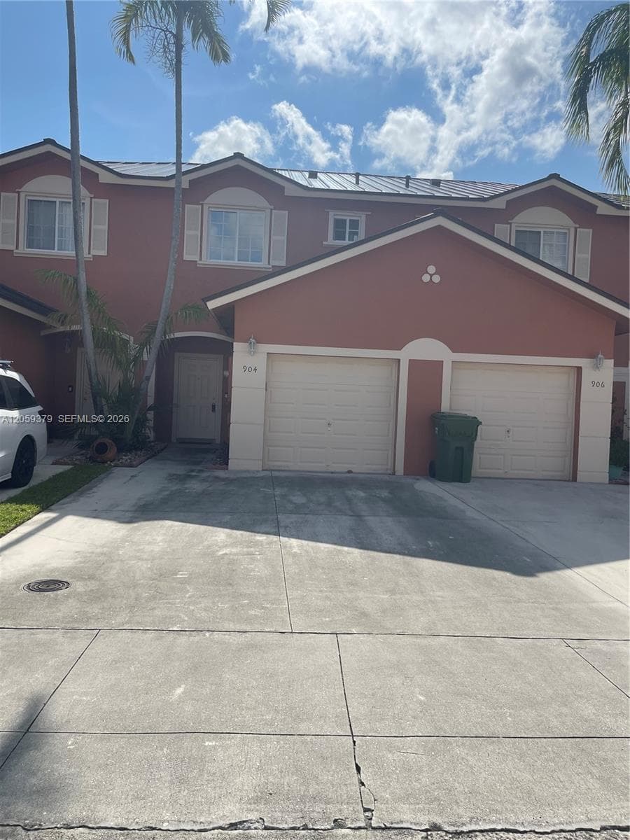 904 NW 100th Ave, Pembroke Pines, FL 33024 photo 4