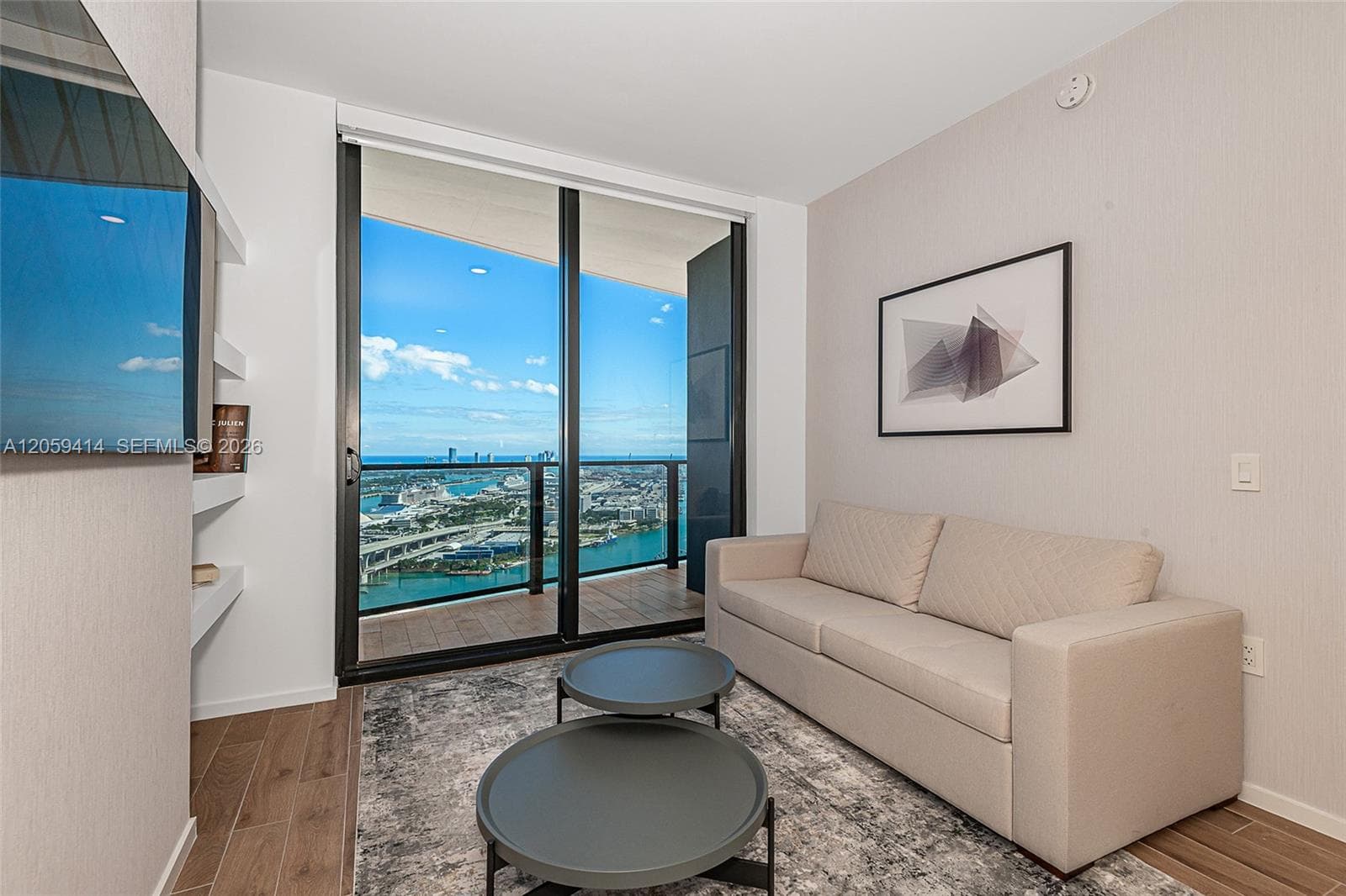 398 NE 5th St # 3711, Miami, FL 33132 photo 4