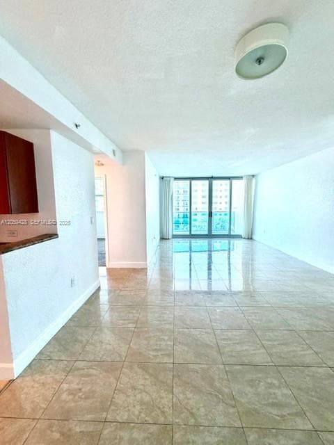 7501 E Treasure Dr # 5H, North Bay Village, FL 33141 photo 2