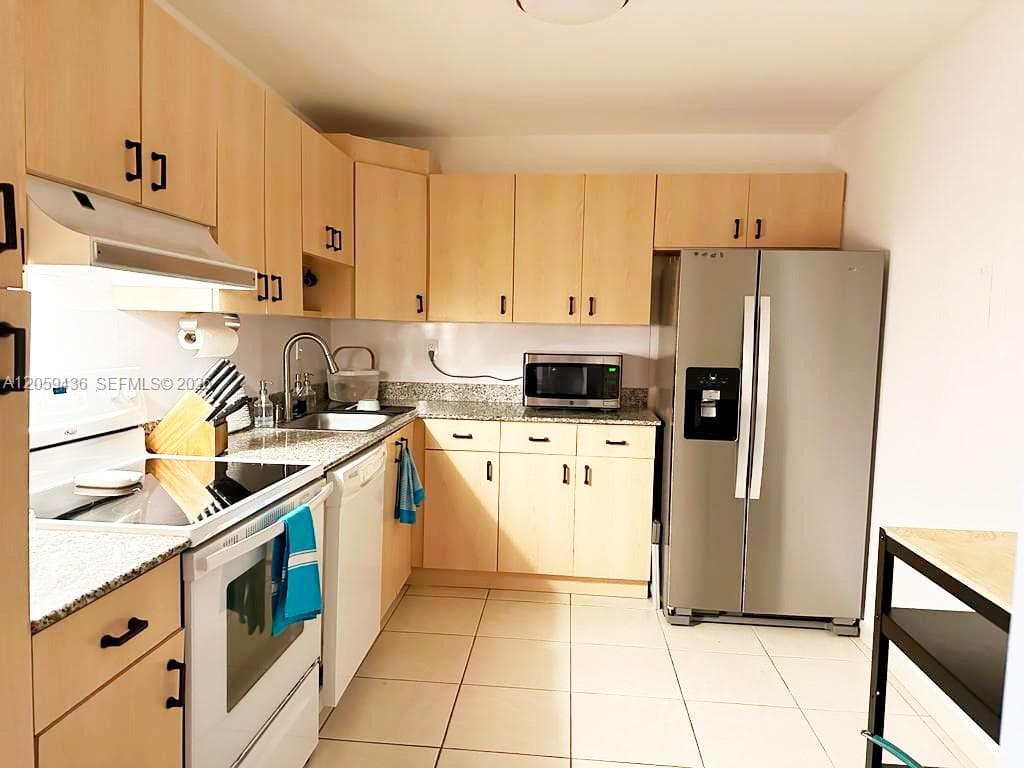 1420 Brickell Bay Dr # 1604B, Miami, FL 33131 photo 4